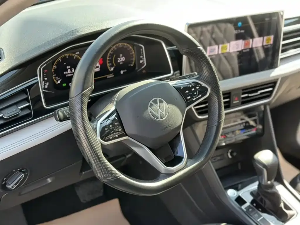 Volkswagen Tiguan L — фото 7