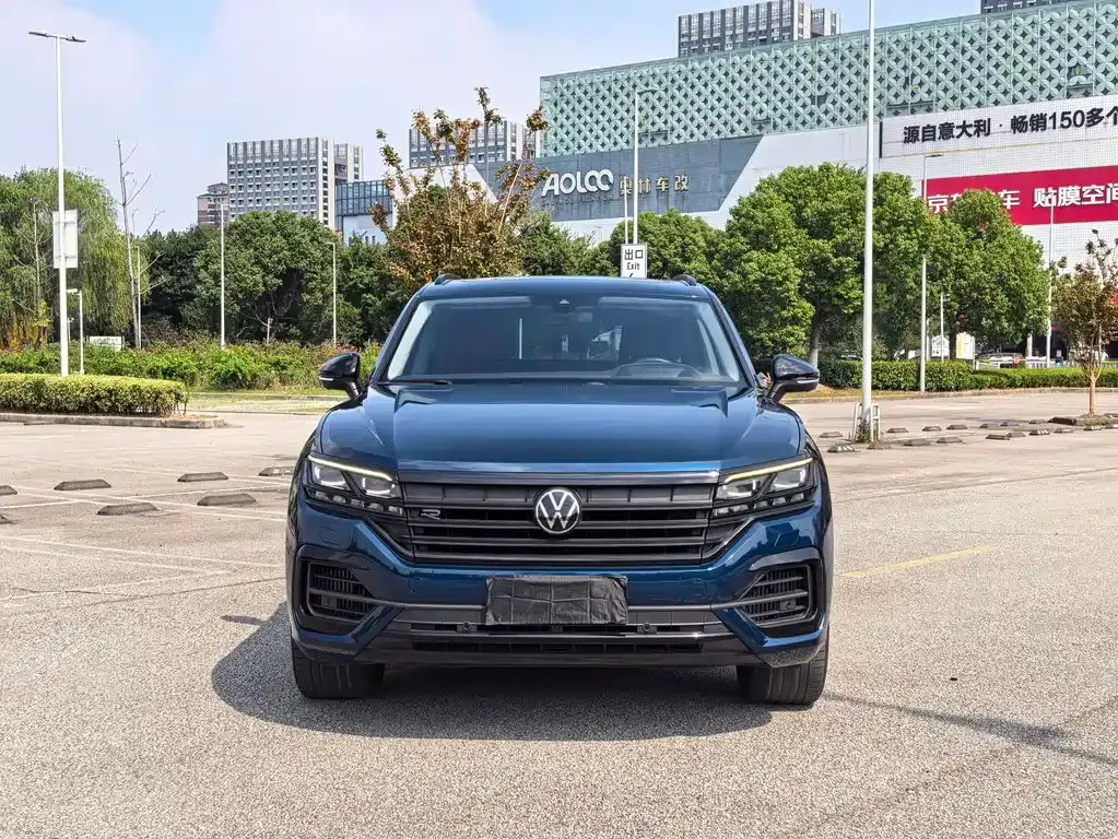 Volkswagen Touareg — фото 7