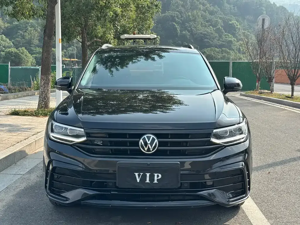 Volkswagen Tiguan L — фото 5
