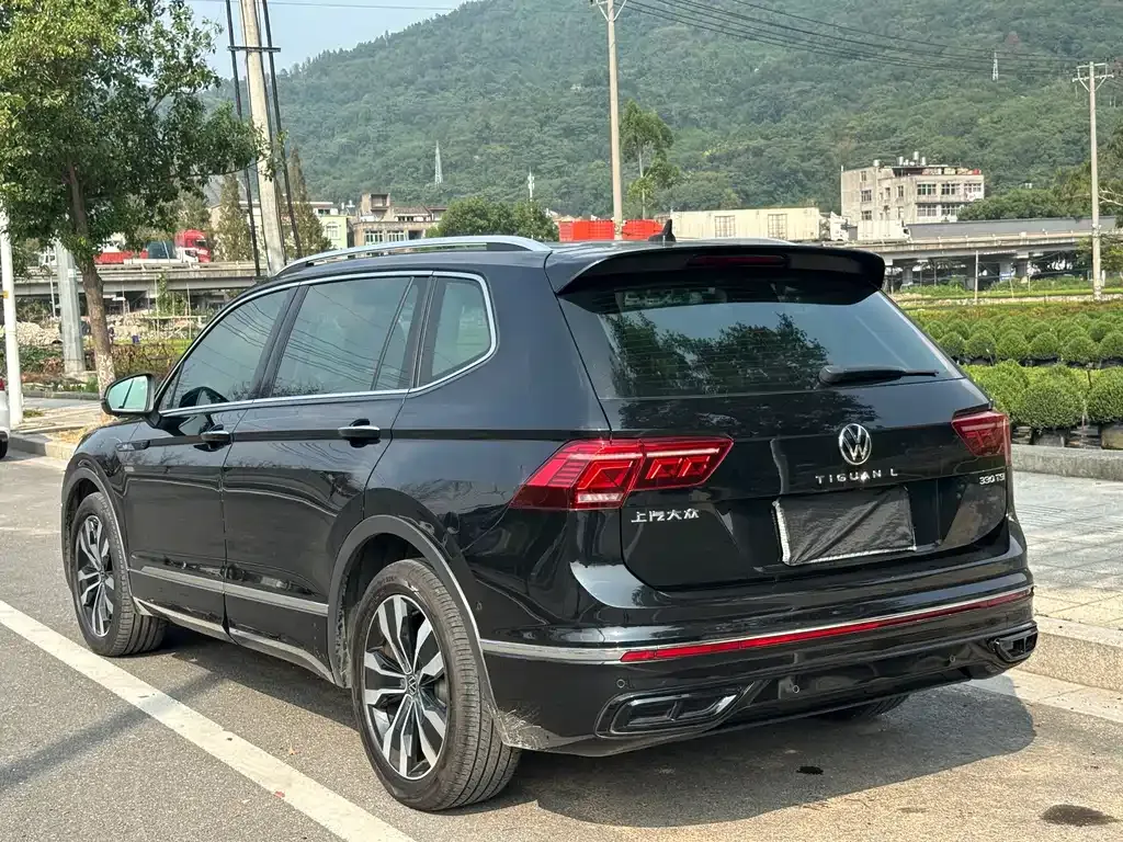 Volkswagen Tiguan L — фото 7