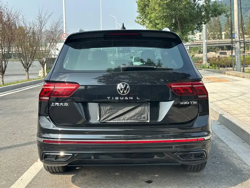Volkswagen Tiguan L — фото 3