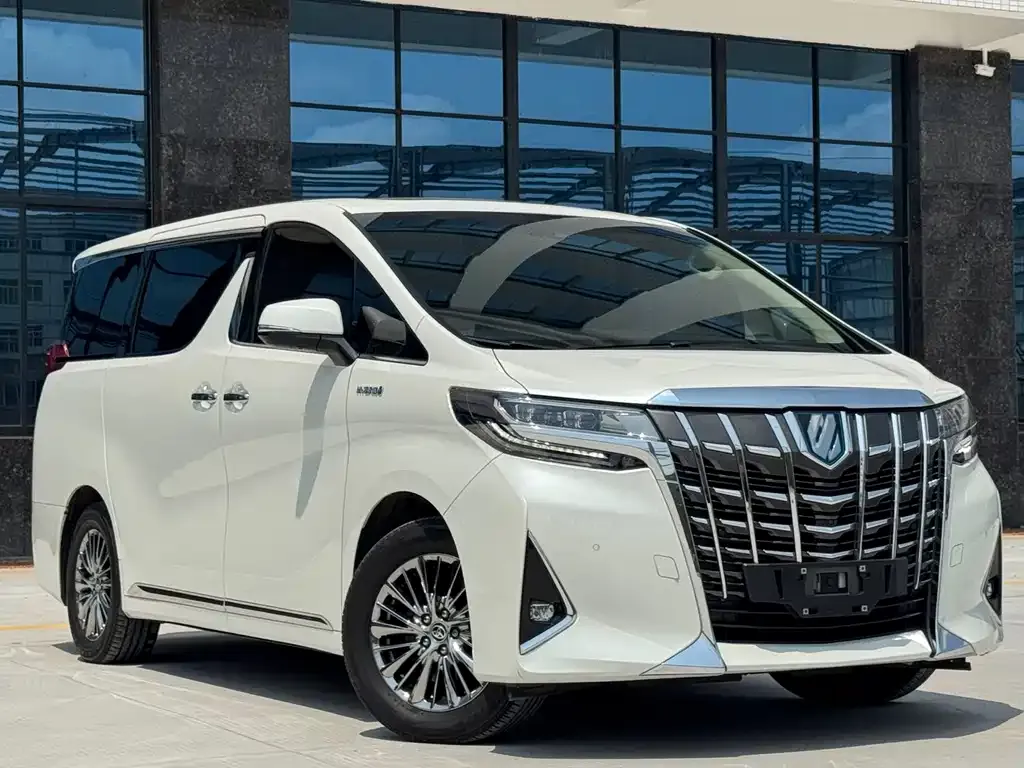 Toyota Alphard — фото 4