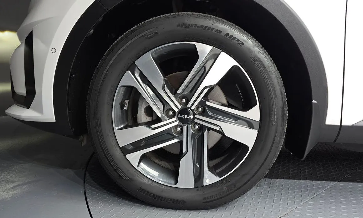 Kia Sorento — фото 10