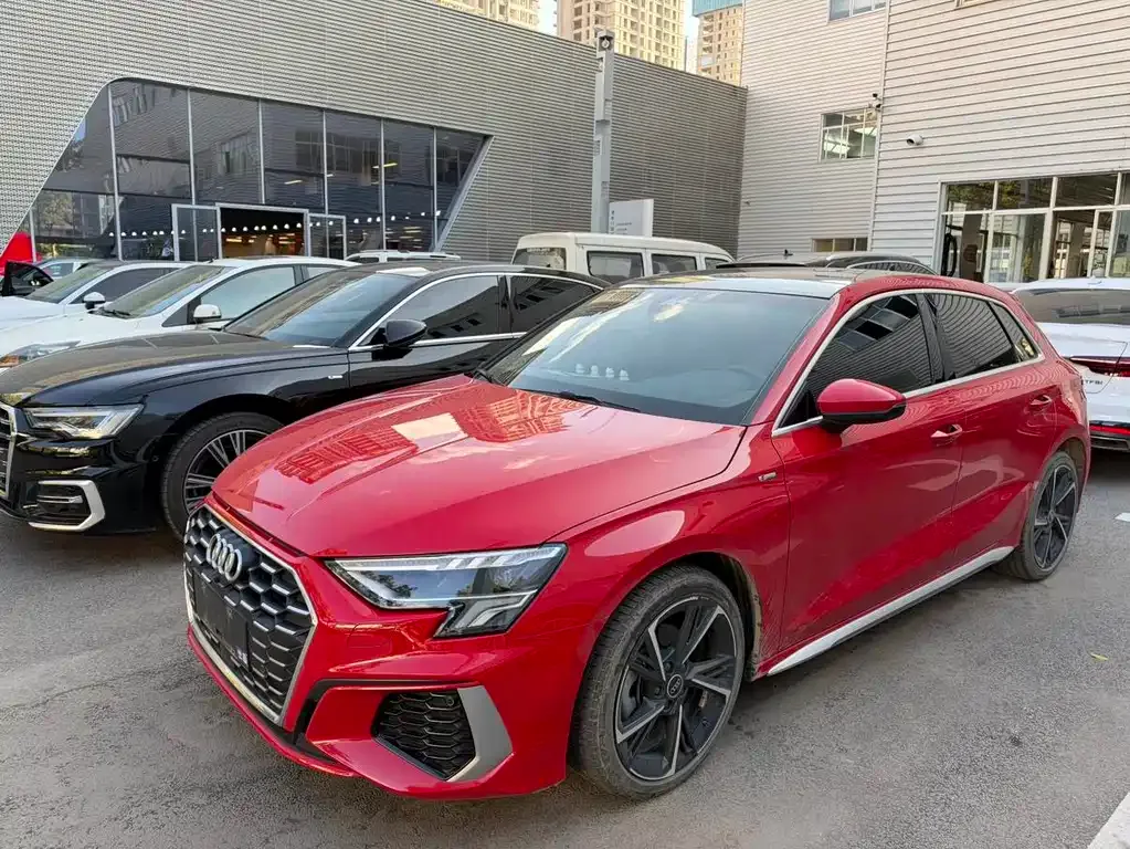 Audi A3 — фото 1