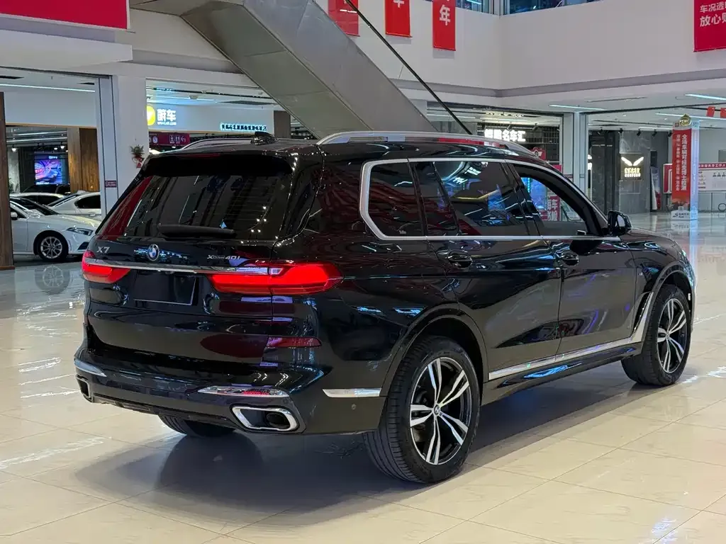 BMW X7 — фото 7