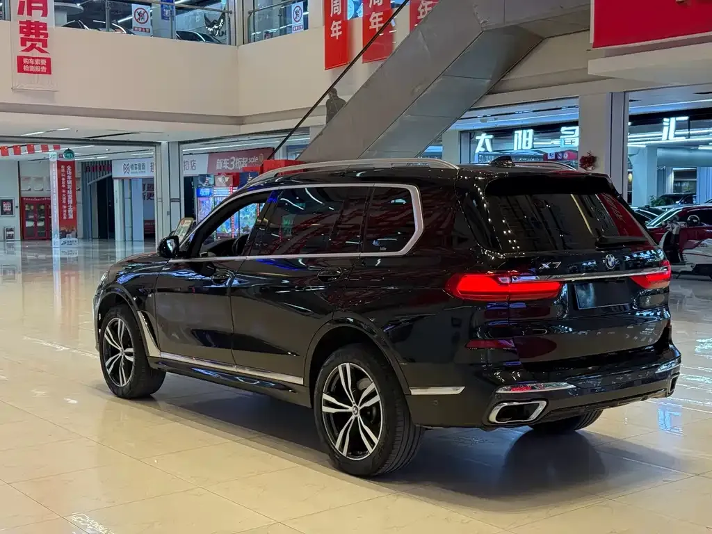 BMW X7 — фото 9