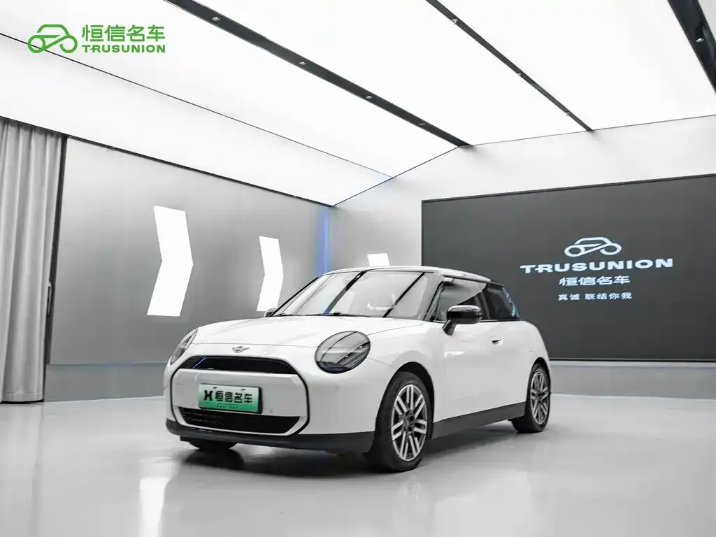 MINI Cooper EV — фото 1