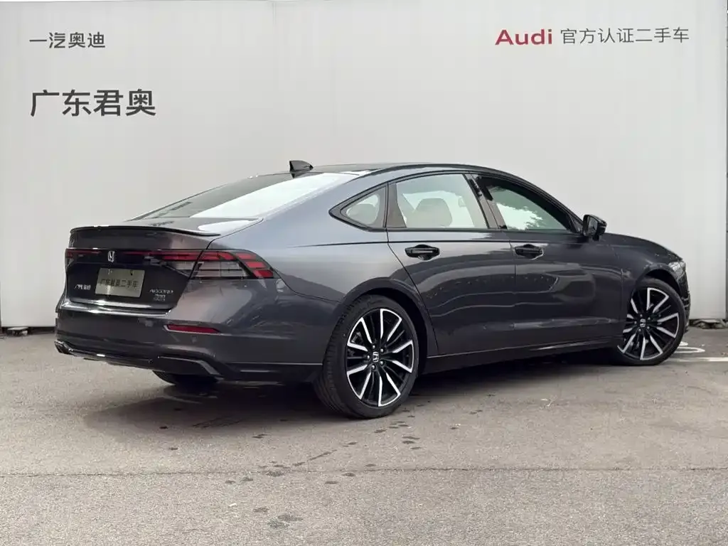Honda Accord — фото 9