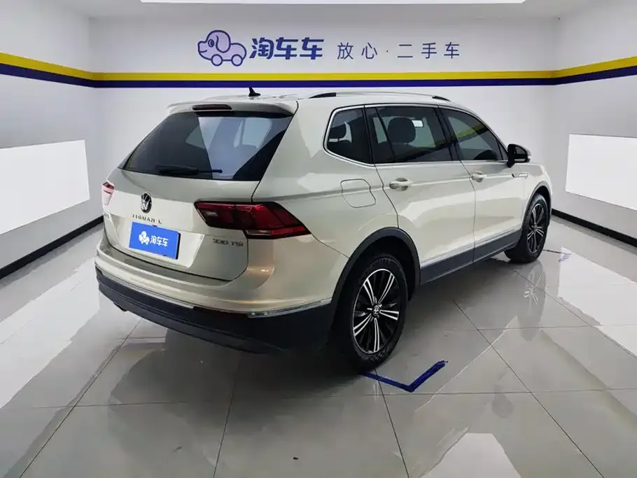 Volkswagen Tiguan L — фото 2
