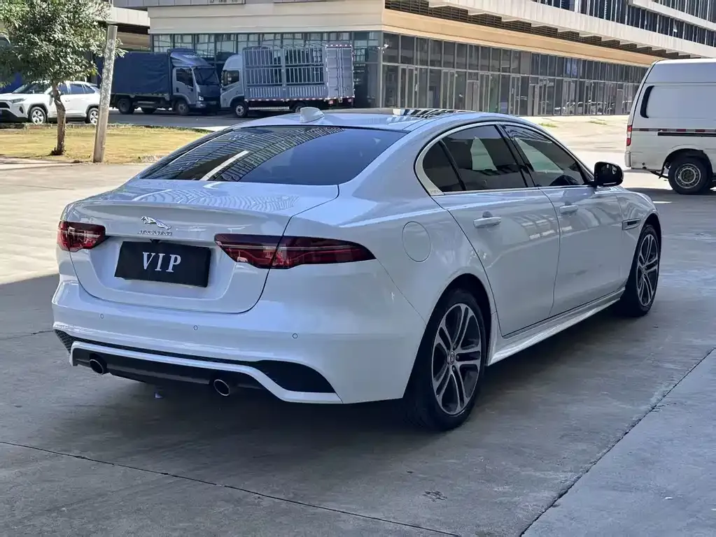 Jaguar XEL — фото 4