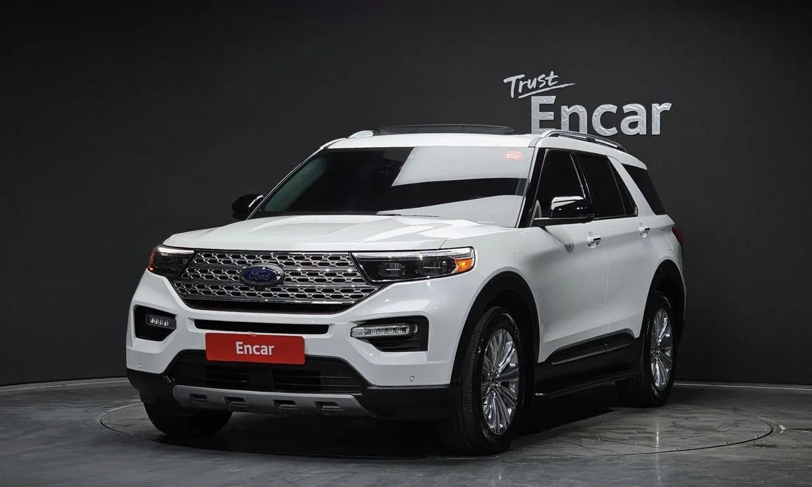 Ford Explorer — фото 1
