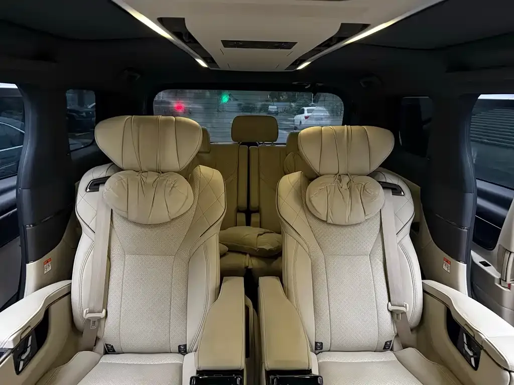 Toyota Alphard — фото 7