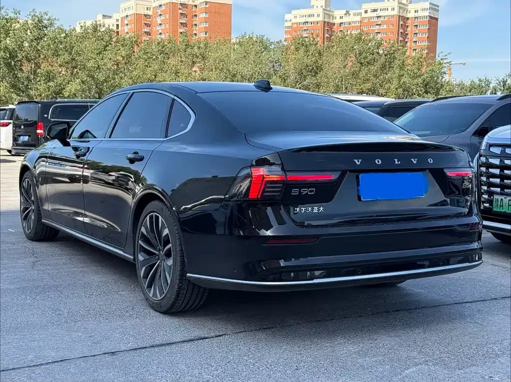 Volvo S90 — фото 10