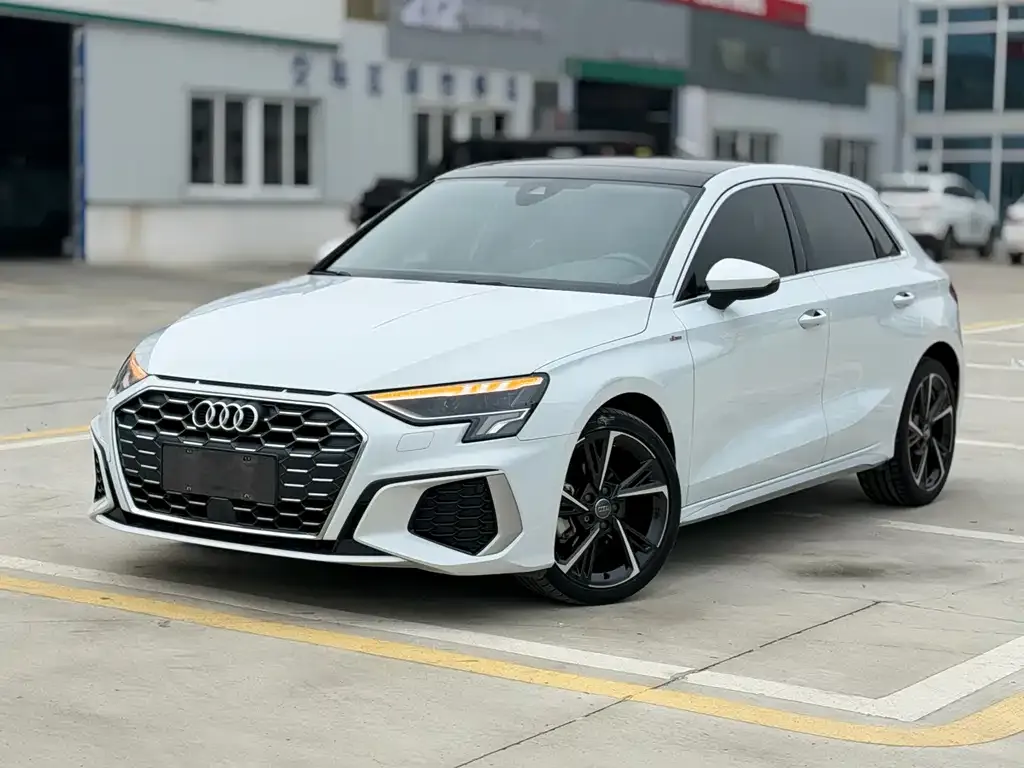 Audi A3 — фото 1