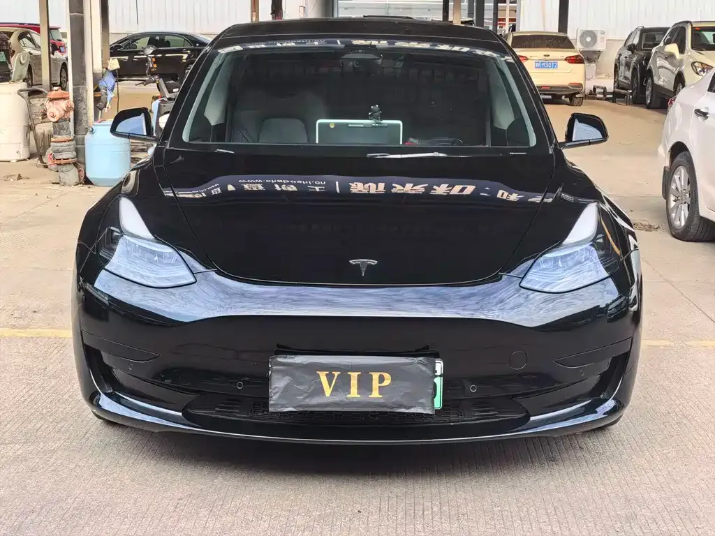 Tesla Model 3 — фото 9