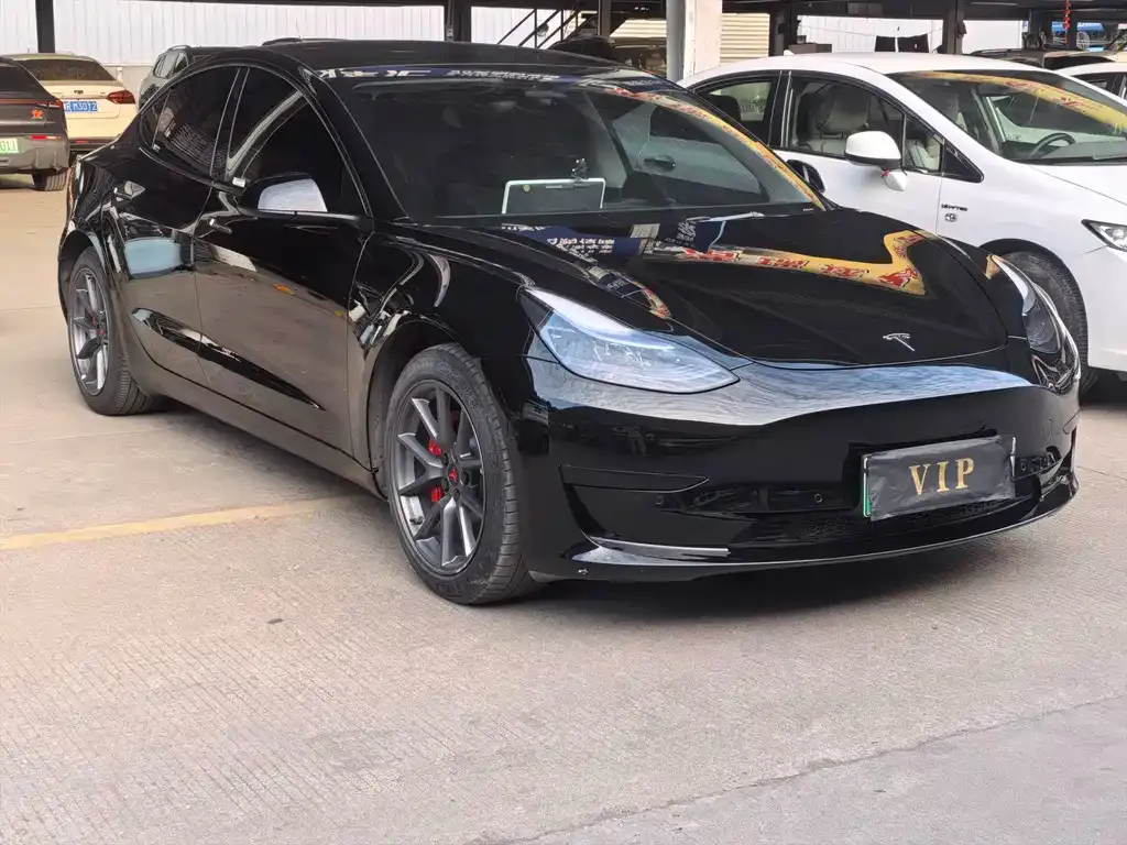 Tesla Model 3 — фото 5