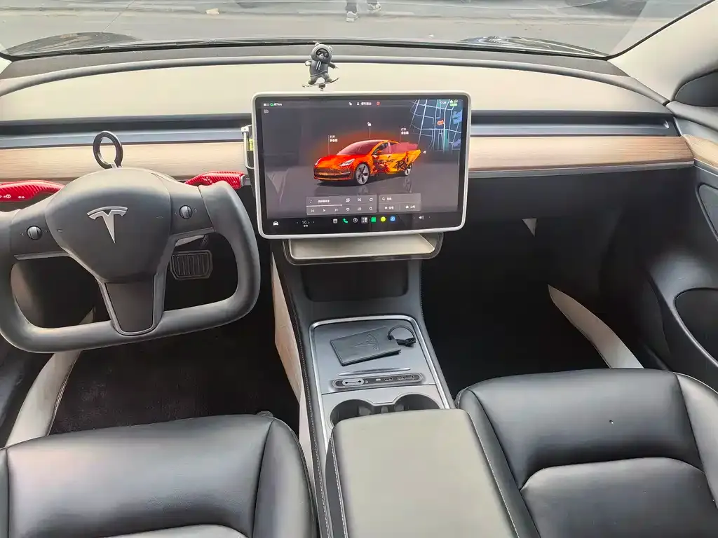 Tesla Model 3 — фото 8