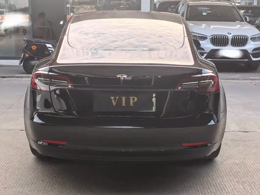 Tesla Model 3 — фото 2