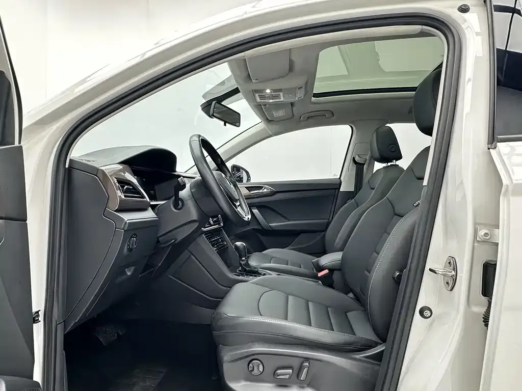 Volkswagen Tharu — фото 2