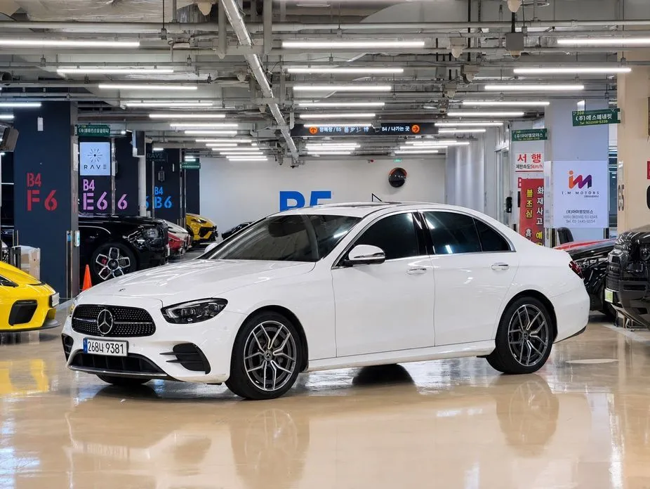 Mercedes-Benz E-Class — фото 1