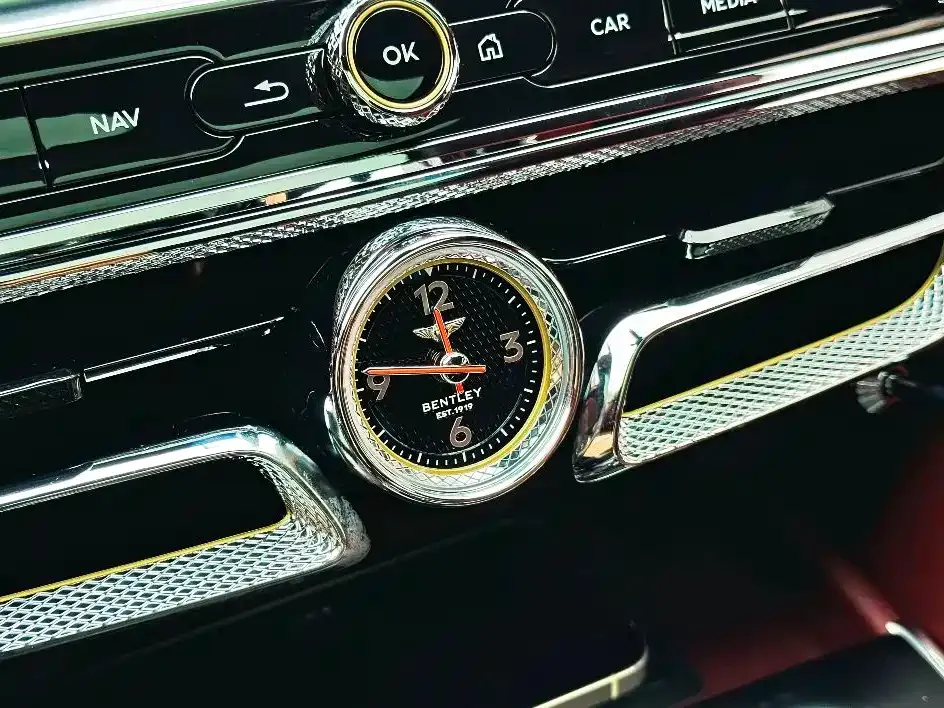 Bentley Flying Spur — фото 3