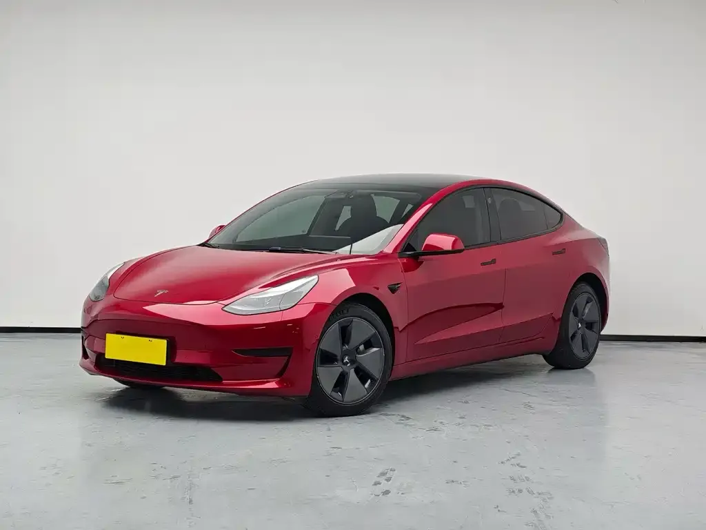Tesla Model 3 — фото 1