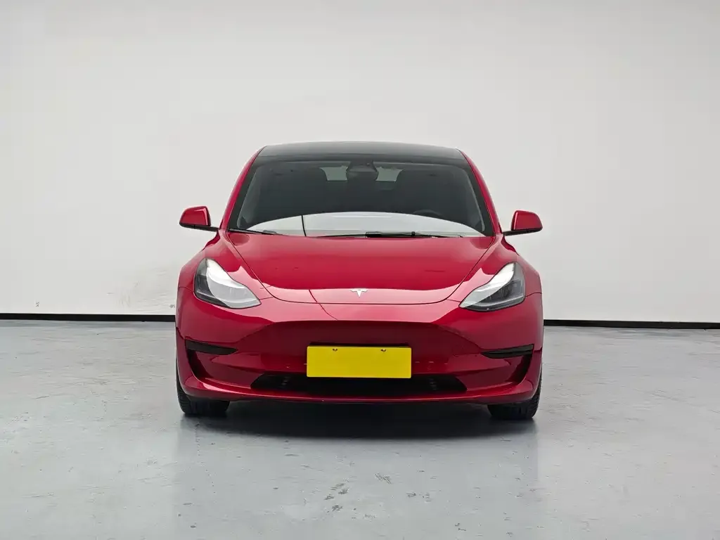 Tesla Model 3 — фото 4
