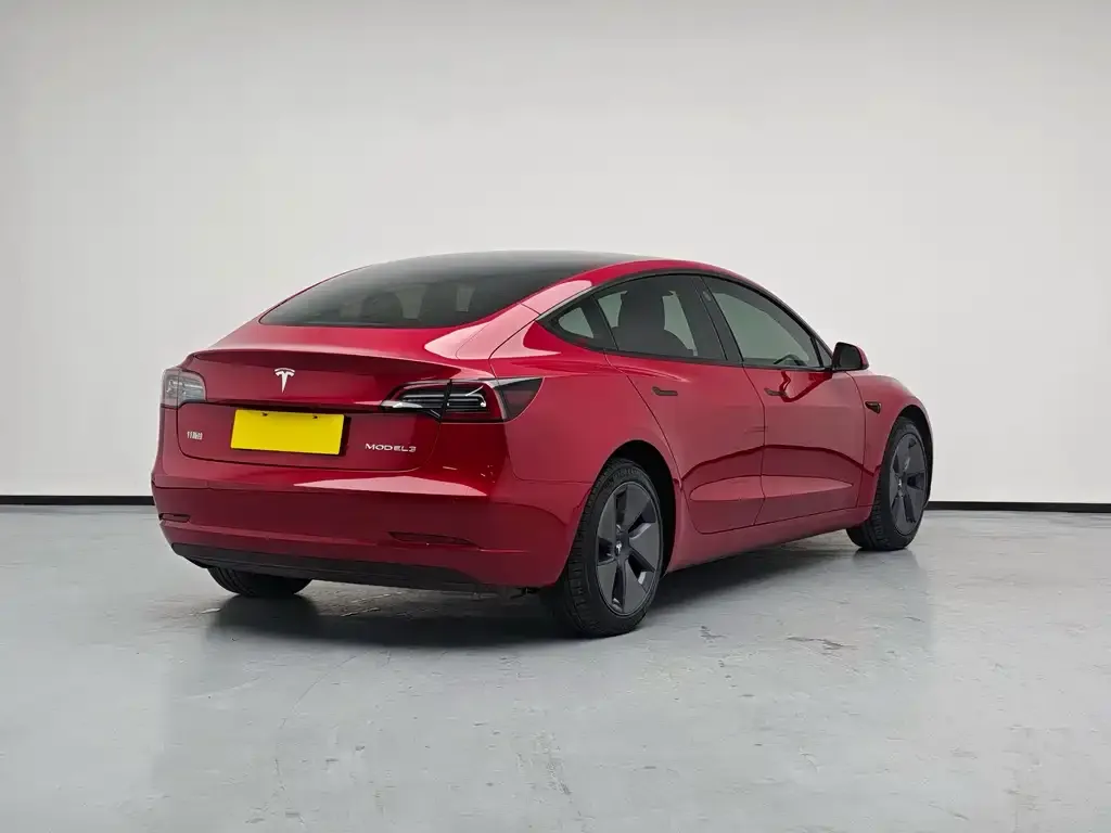 Tesla Model 3 — фото 7