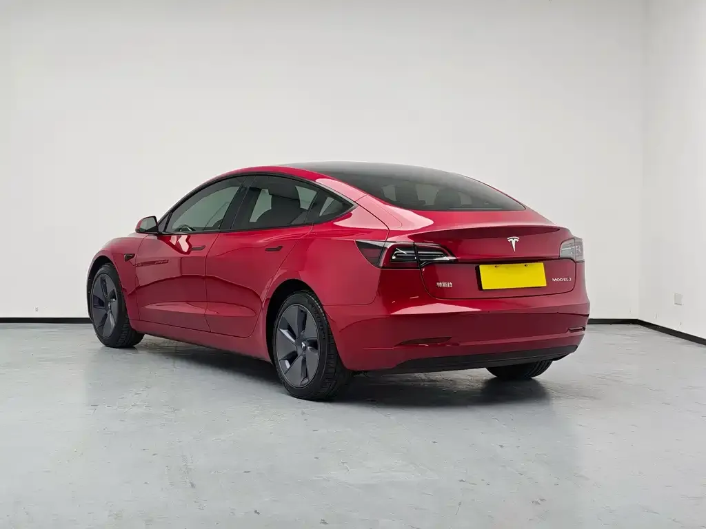 Tesla Model 3 — фото 6