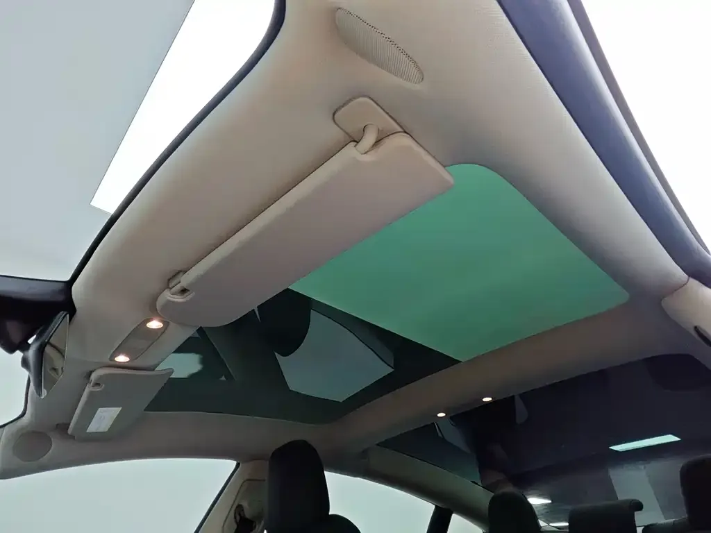 Tesla Model 3 — фото 2