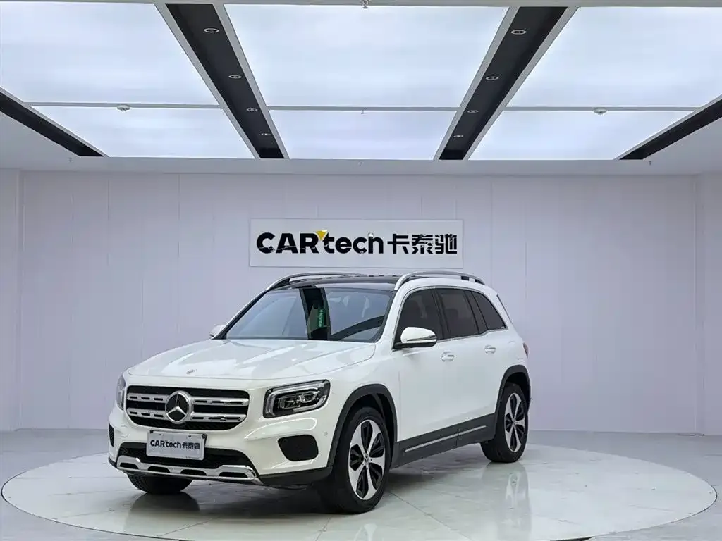 Mercedes-Benz GLB — фото 1