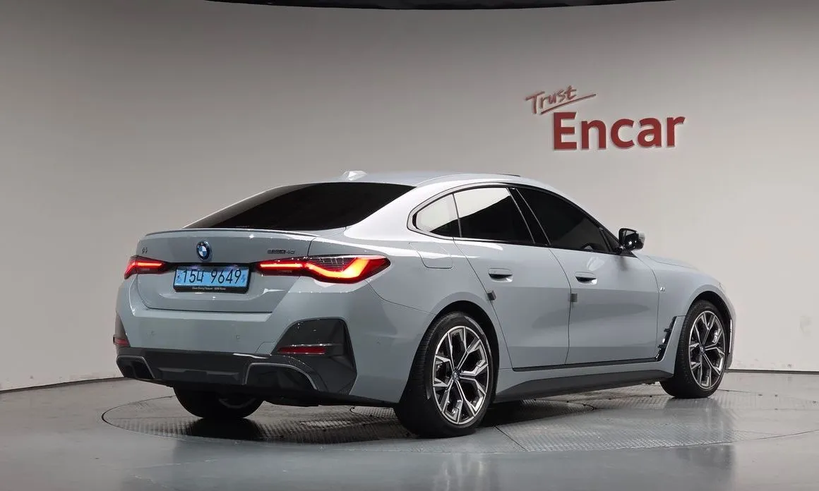 BMW i4 — фото 4