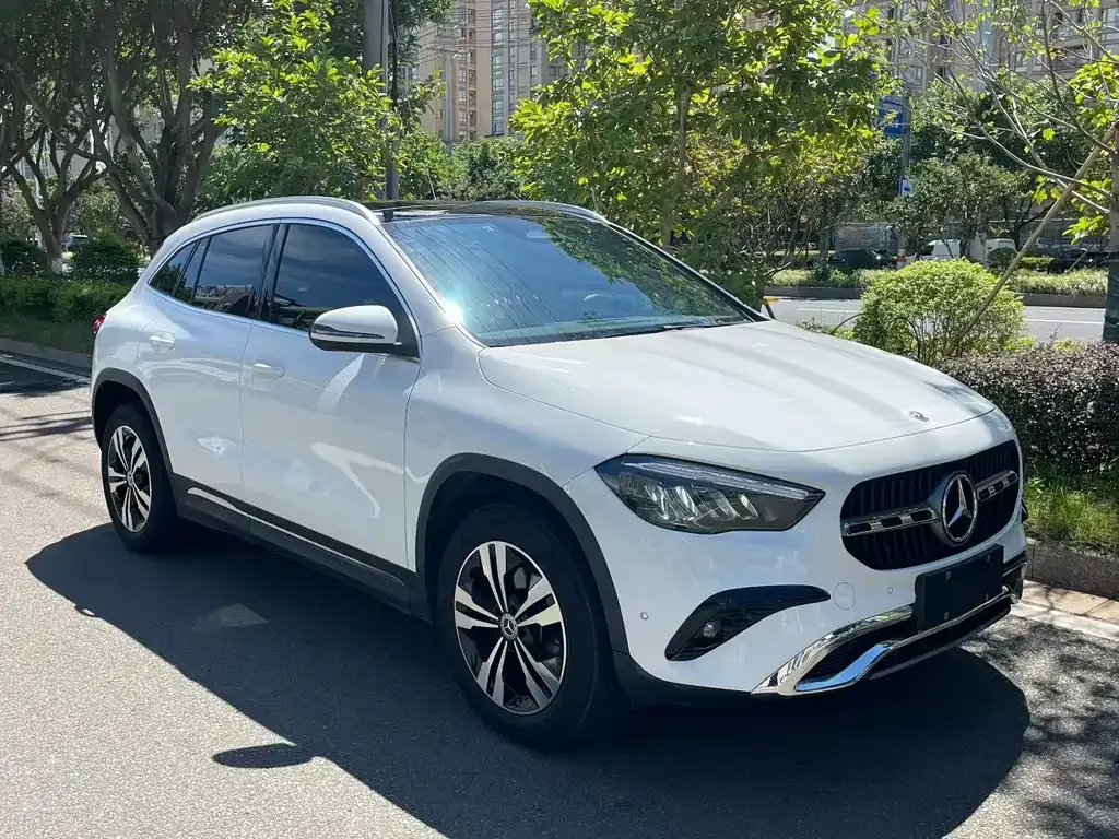 Mercedes-Benz GLA — фото 1