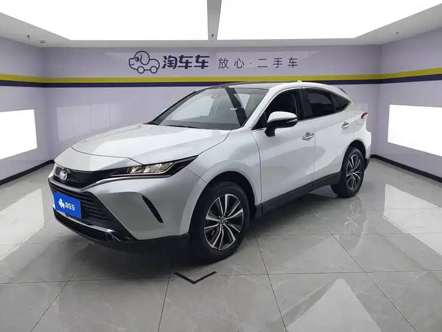 Toyota Harrier — фото 1