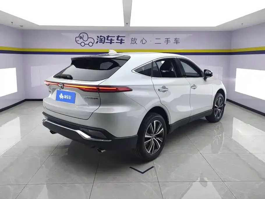 Toyota Harrier — фото 4