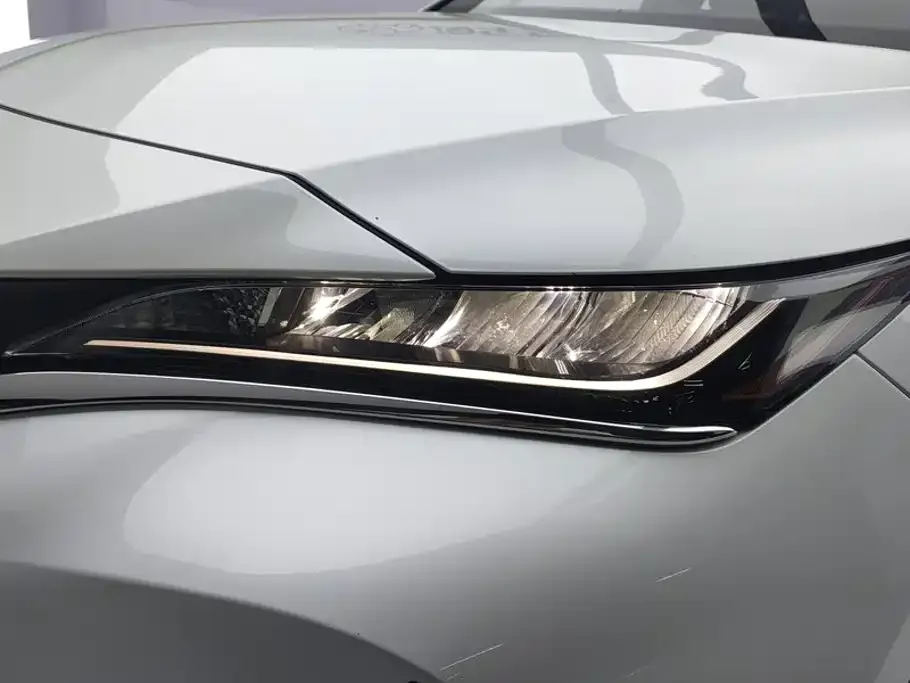 Toyota Harrier — фото 7
