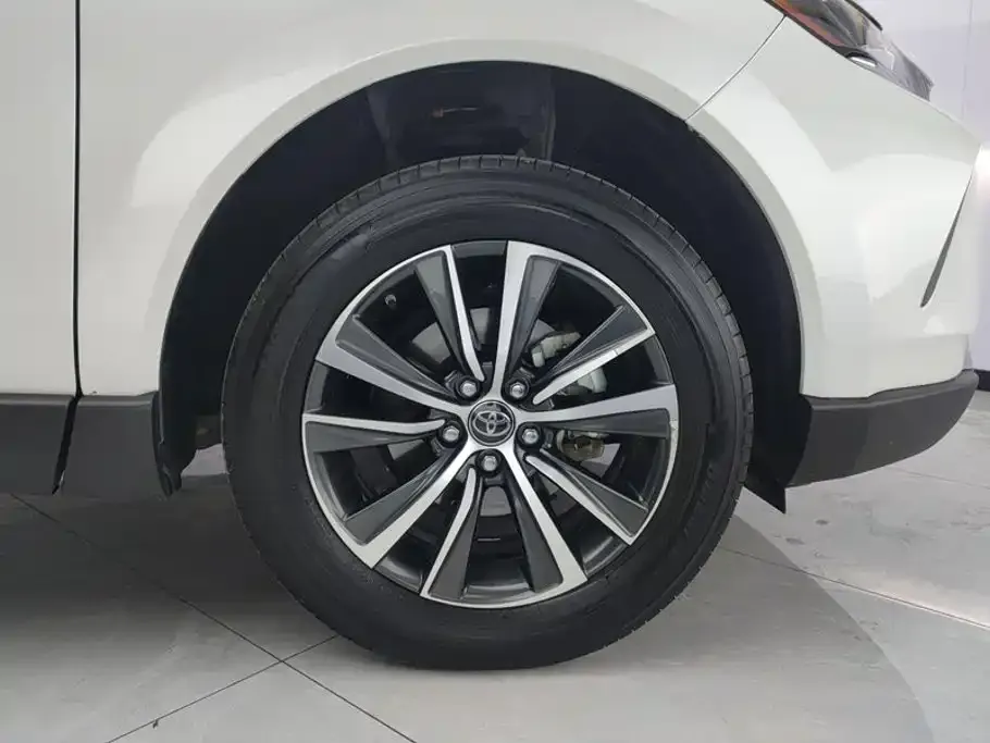 Toyota Harrier — фото 6