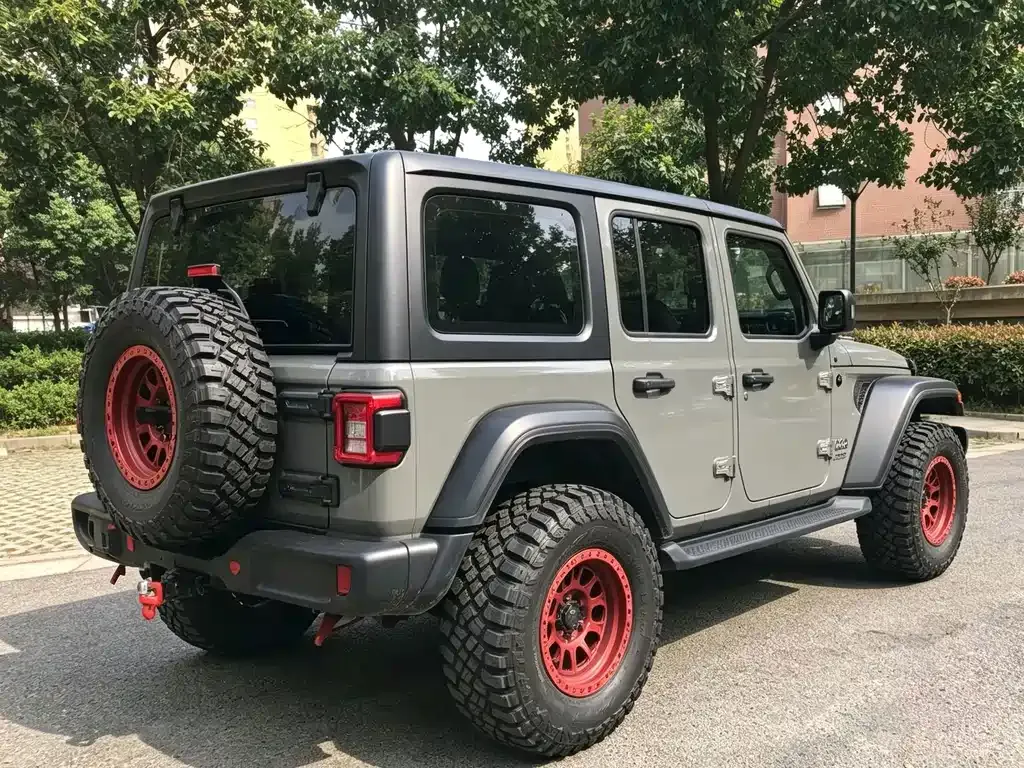 Jeep Wrangler PHEV — фото 10