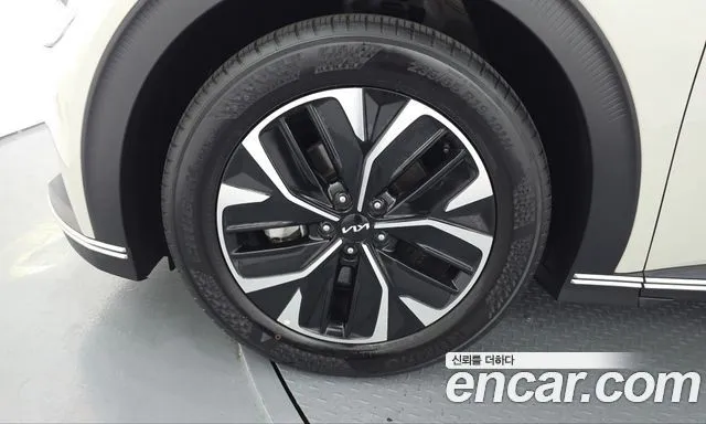 Kia EV6 — фото 8