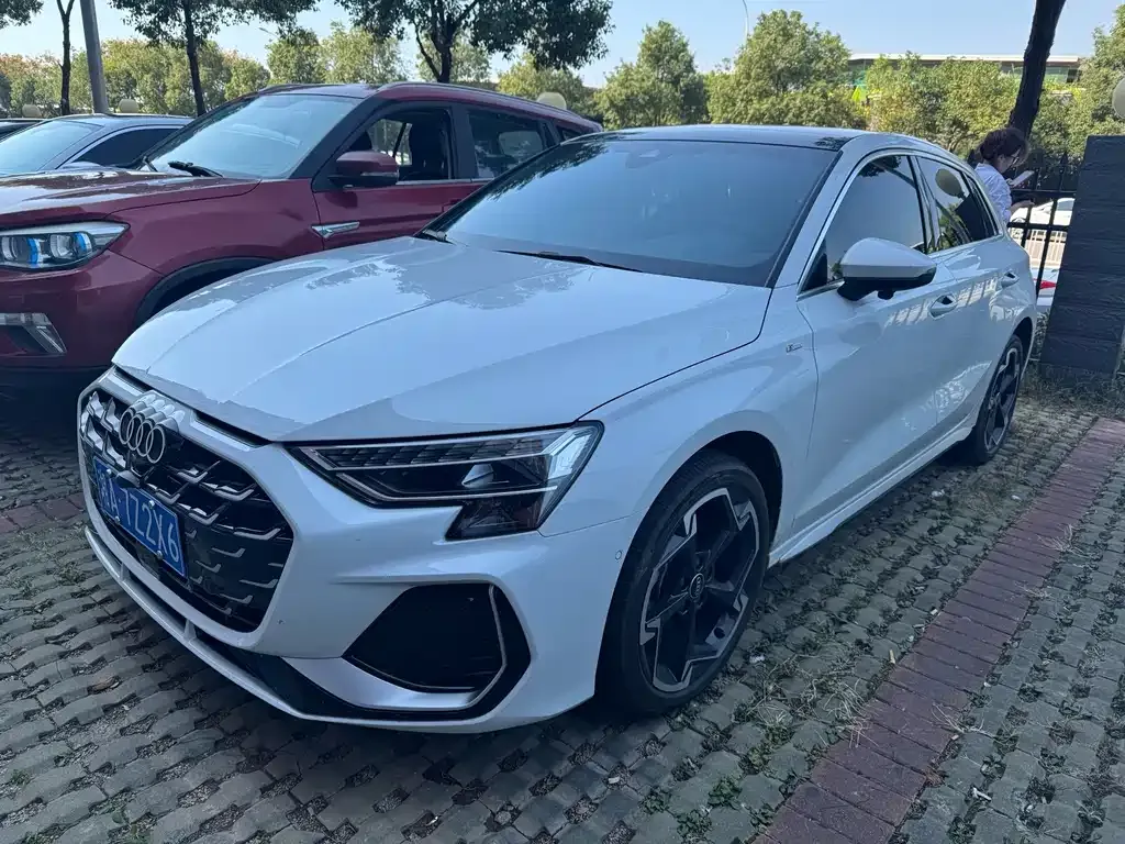 Audi A3 — фото 1