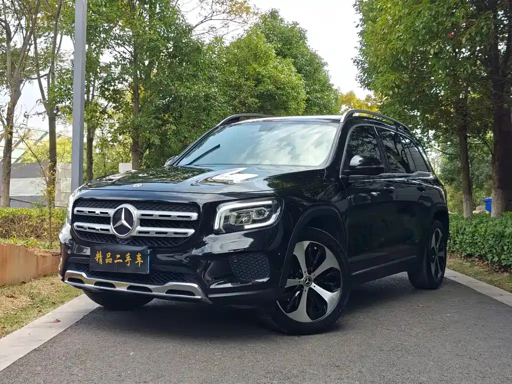 Mercedes-Benz GLB — фото 1