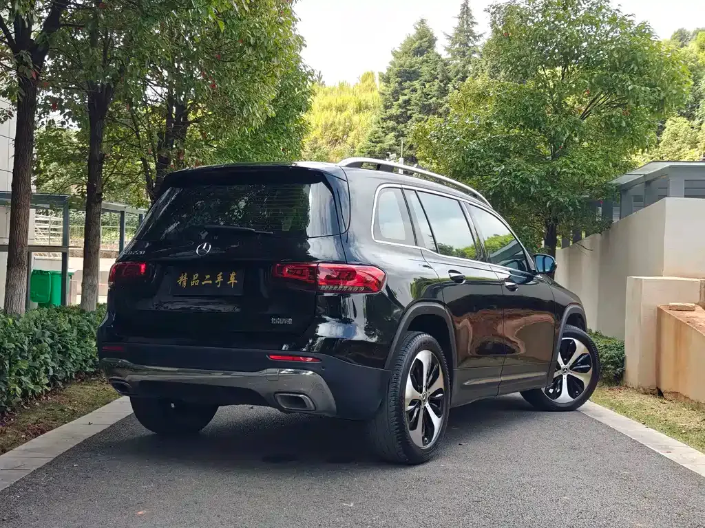 Mercedes-Benz GLB — фото 10