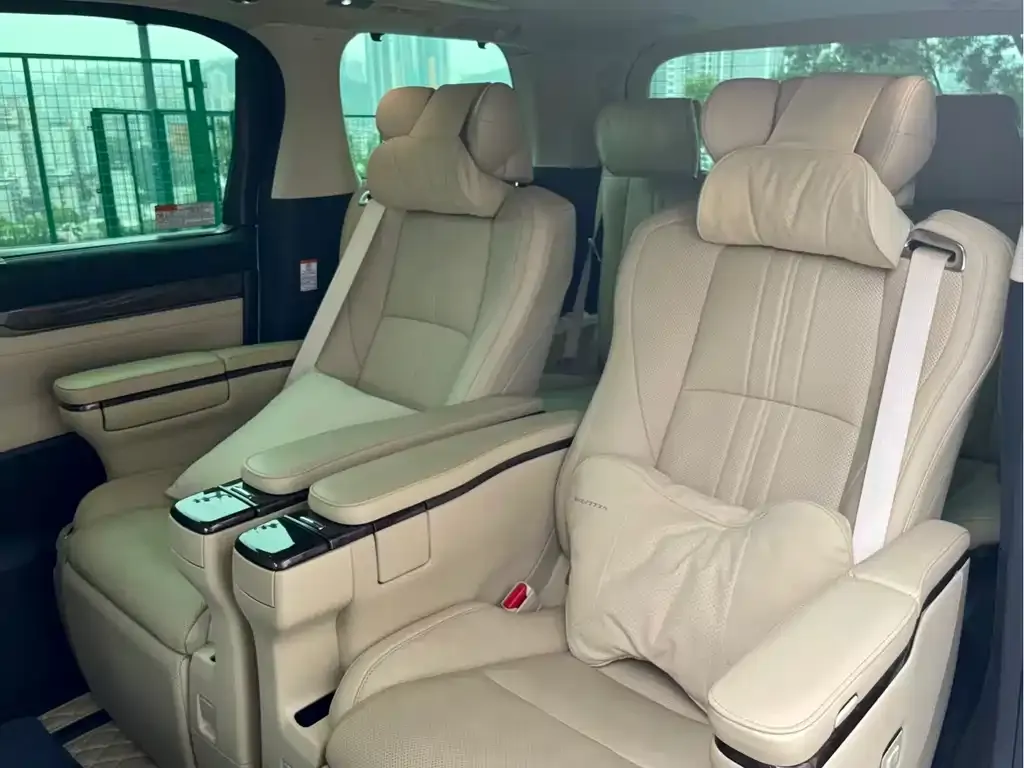 Toyota Vellfire — фото 2