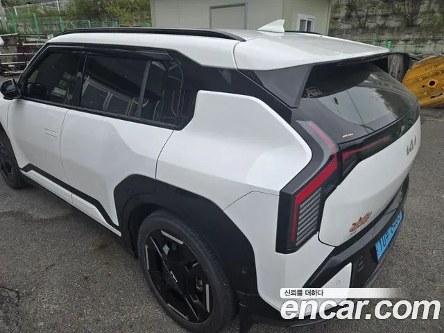 Kia EV3 — фото 10
