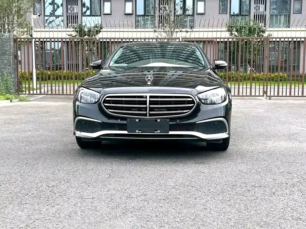 Mercedes-Benz E-Class — фото 10