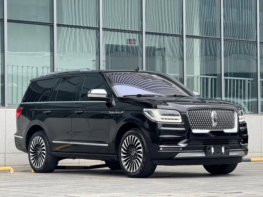 Lincoln Navigator — фото 1