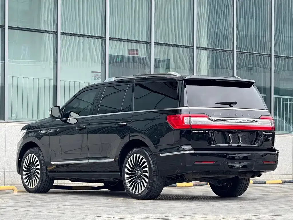 Lincoln Navigator — фото 2