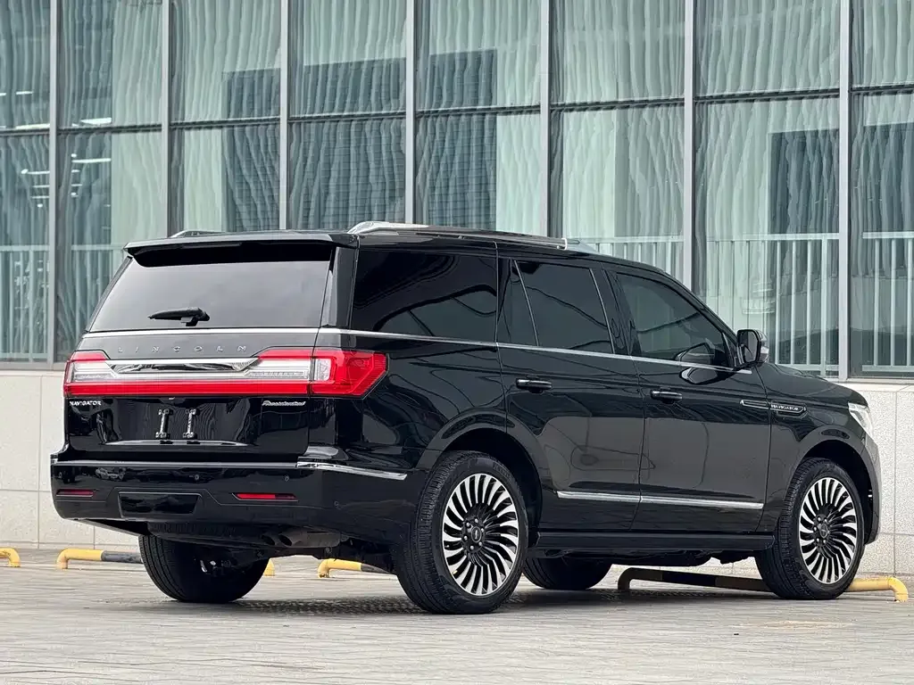 Lincoln Navigator — фото 9