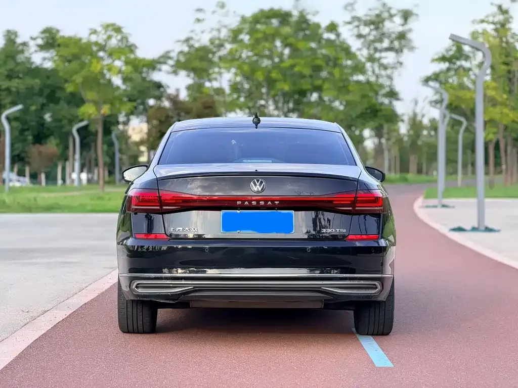 Volkswagen Passat — фото 2
