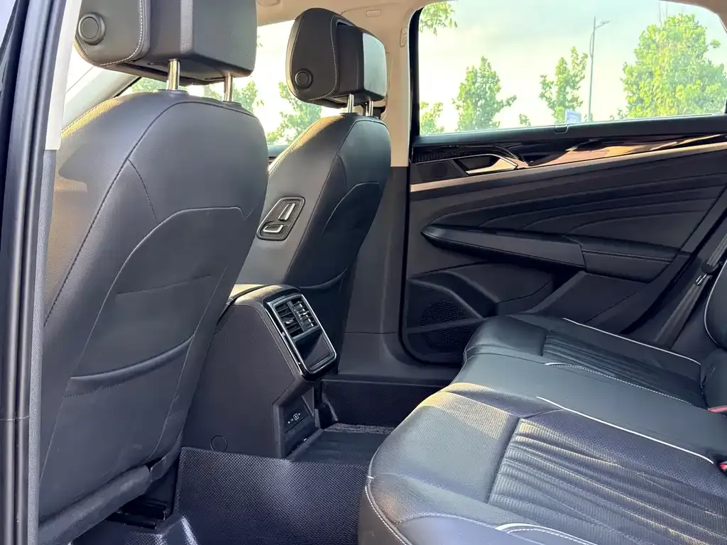 Volkswagen Passat — фото 8